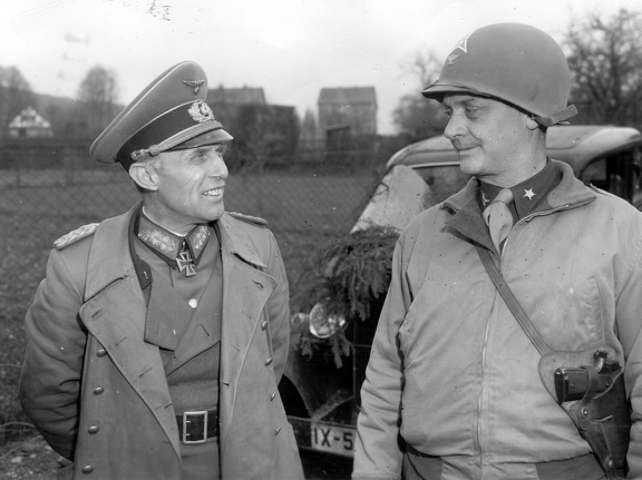 Lt Gen Koechling w- Col Phillips 