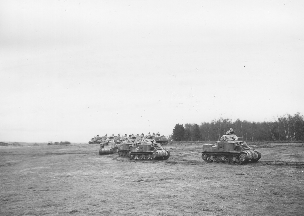 Tanks training England Dec 42